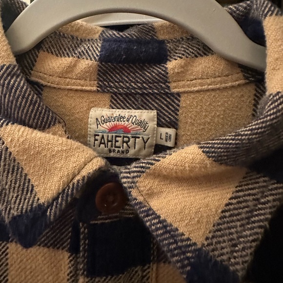 Size large Faherty long sleeve polo 10/10 condition - Picture 3 of 4